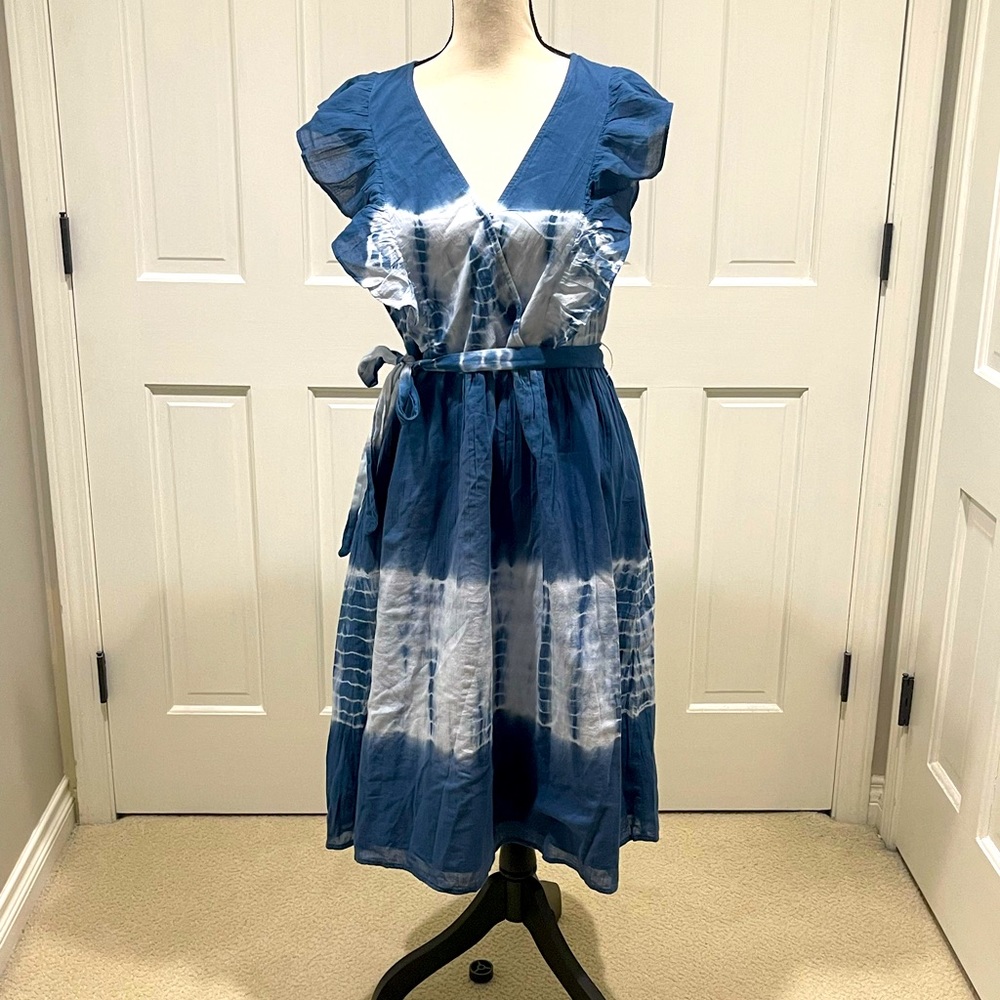 Crown & Ivy blue and white tie dye dress. Size Large new with tags.